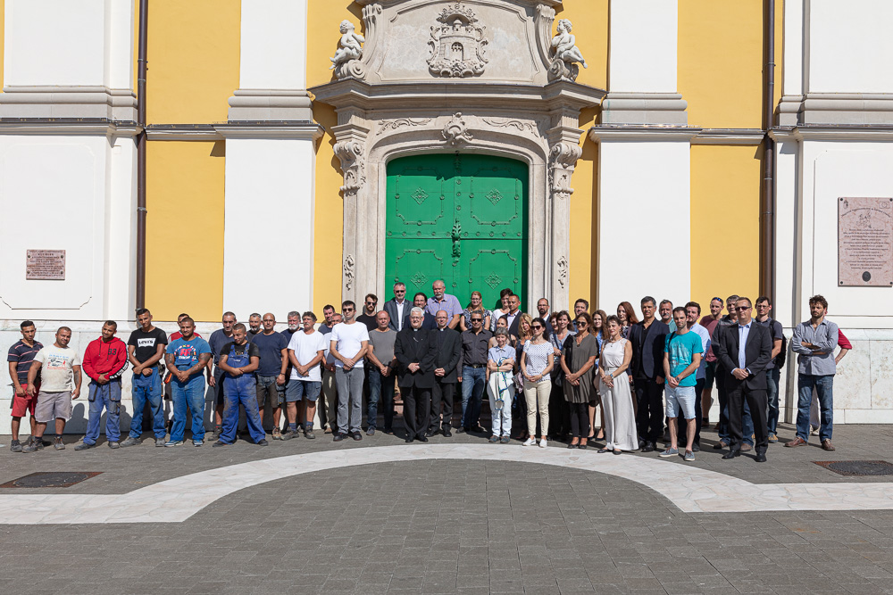 Püspöki áldásban részesültek a Bazilika belső felújításán dolgozó szakemberek